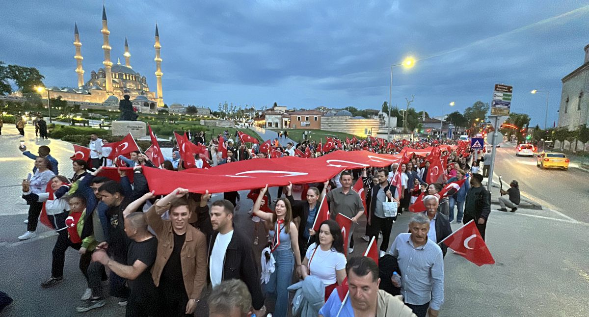 edirnede-19-mayis-nedeniyle-fener-alayi-duzenlendi-lwk9efWf